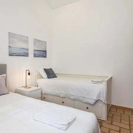 The Concierge - Pool & Tennis *