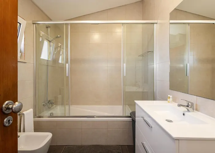 The Concierge - Pool & Tennis Villa *